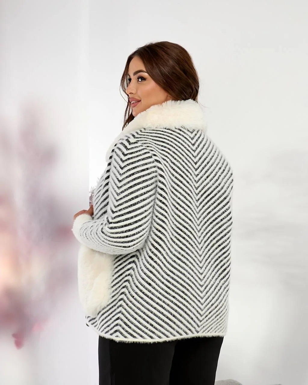 Жіноча куртка з альпаки 50-54 | Білий, мокко, чорний – стиль і тепло - Зображення 7