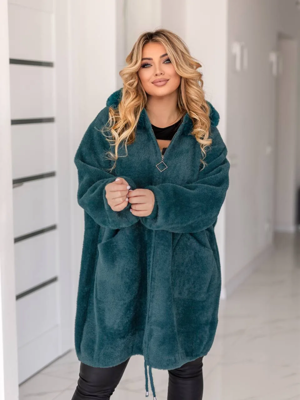 Довга жіноча куртка з альпаки великих розмірів (56-70)