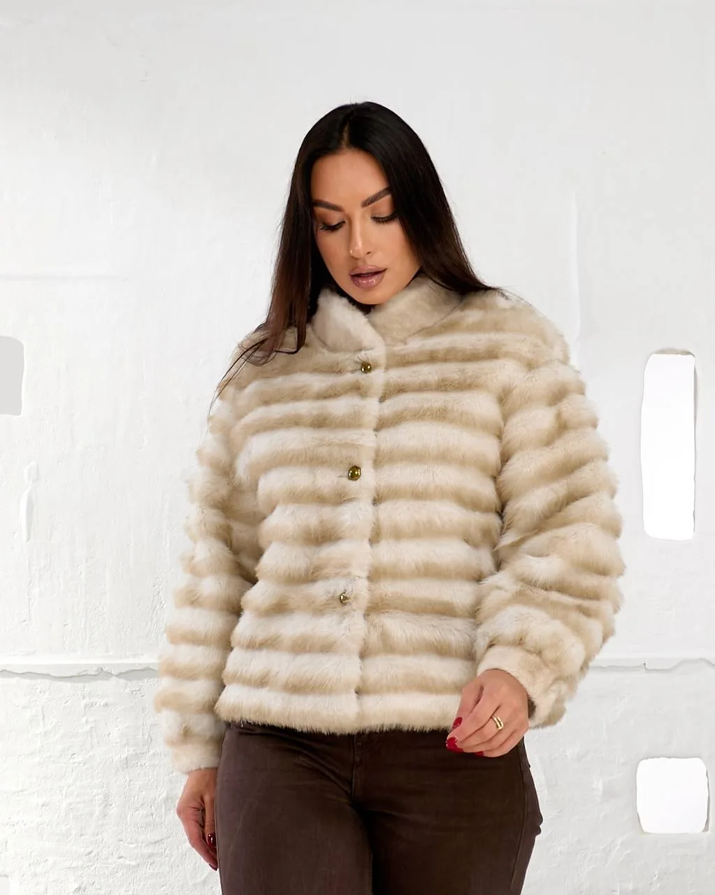 Жіноча коротка шубка зі штучної норки 46–54 | Мокко, Коричнева, Сіра - Зображення 8