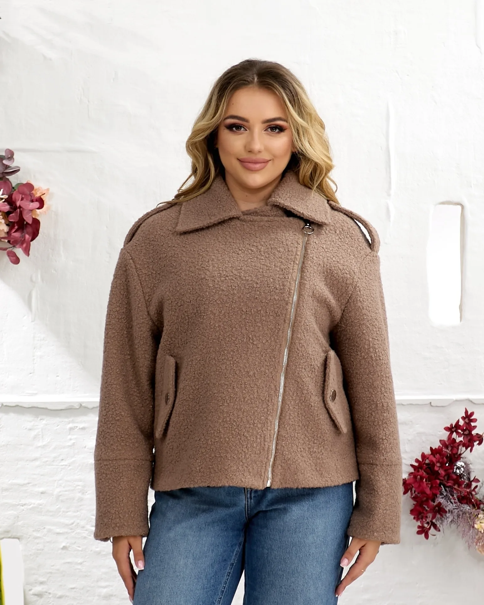 Жіноча косуха з букле на підкладці — чорна або темно-бежева | Розміри L–XXL - Зображення 4