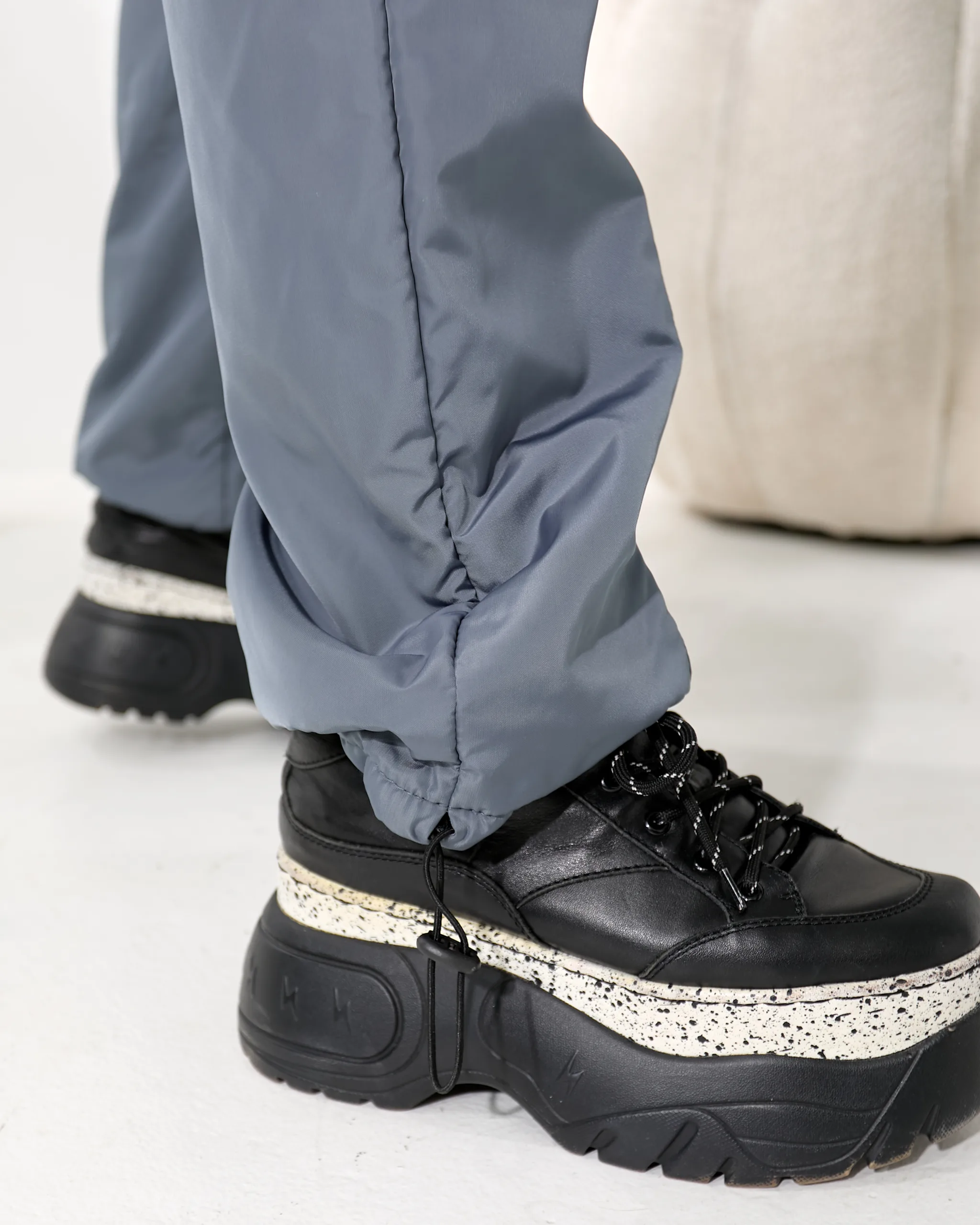 Теплі жіночі штани з плащівки на флісі - Зображення 4