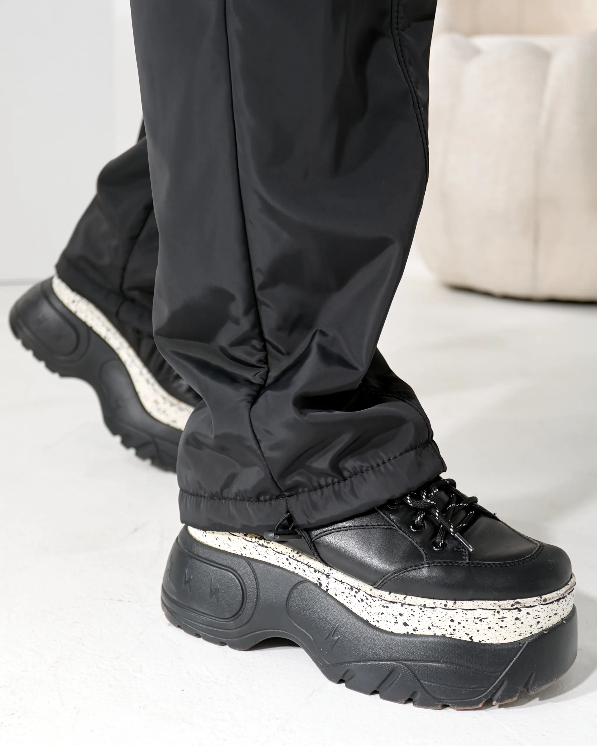 Теплі жіночі штани з плащівки на флісі - Зображення 6