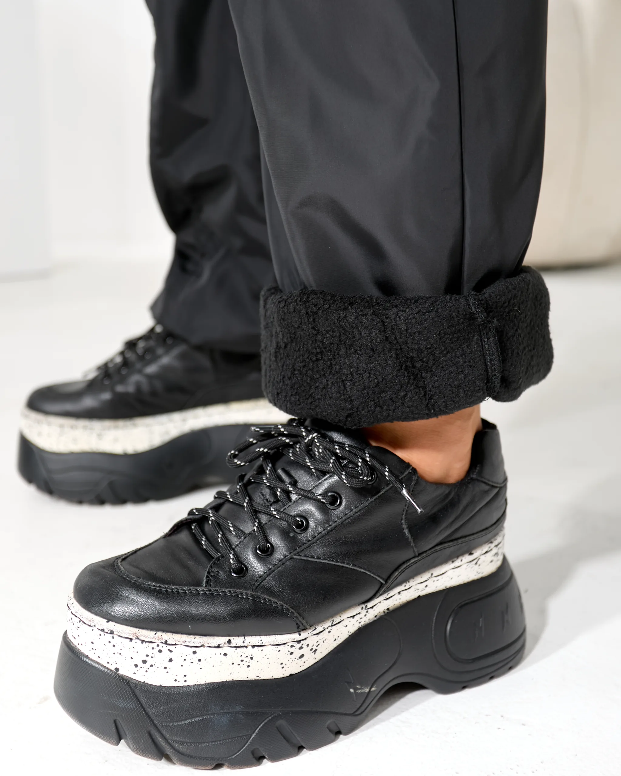 Теплі жіночі штани з плащівки на флісі - Зображення 2