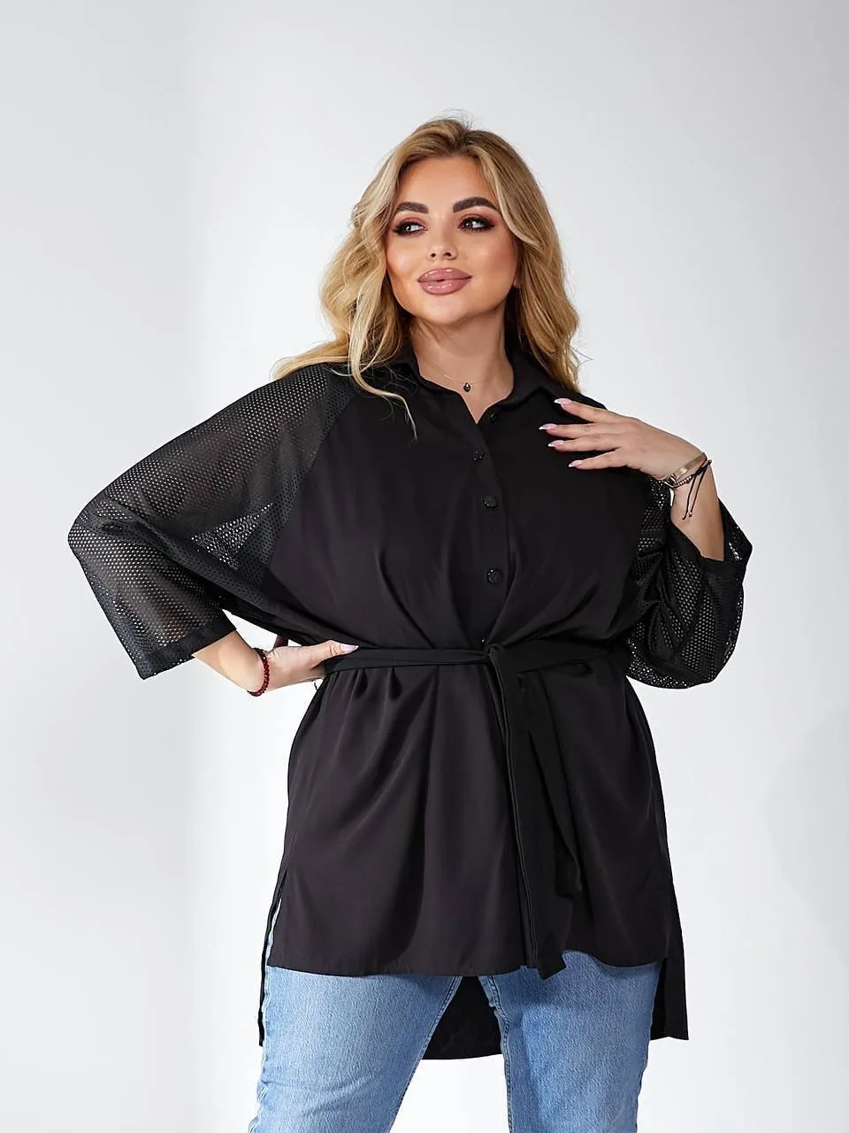 Стильна блуза оверсайз з акцентними рукавами