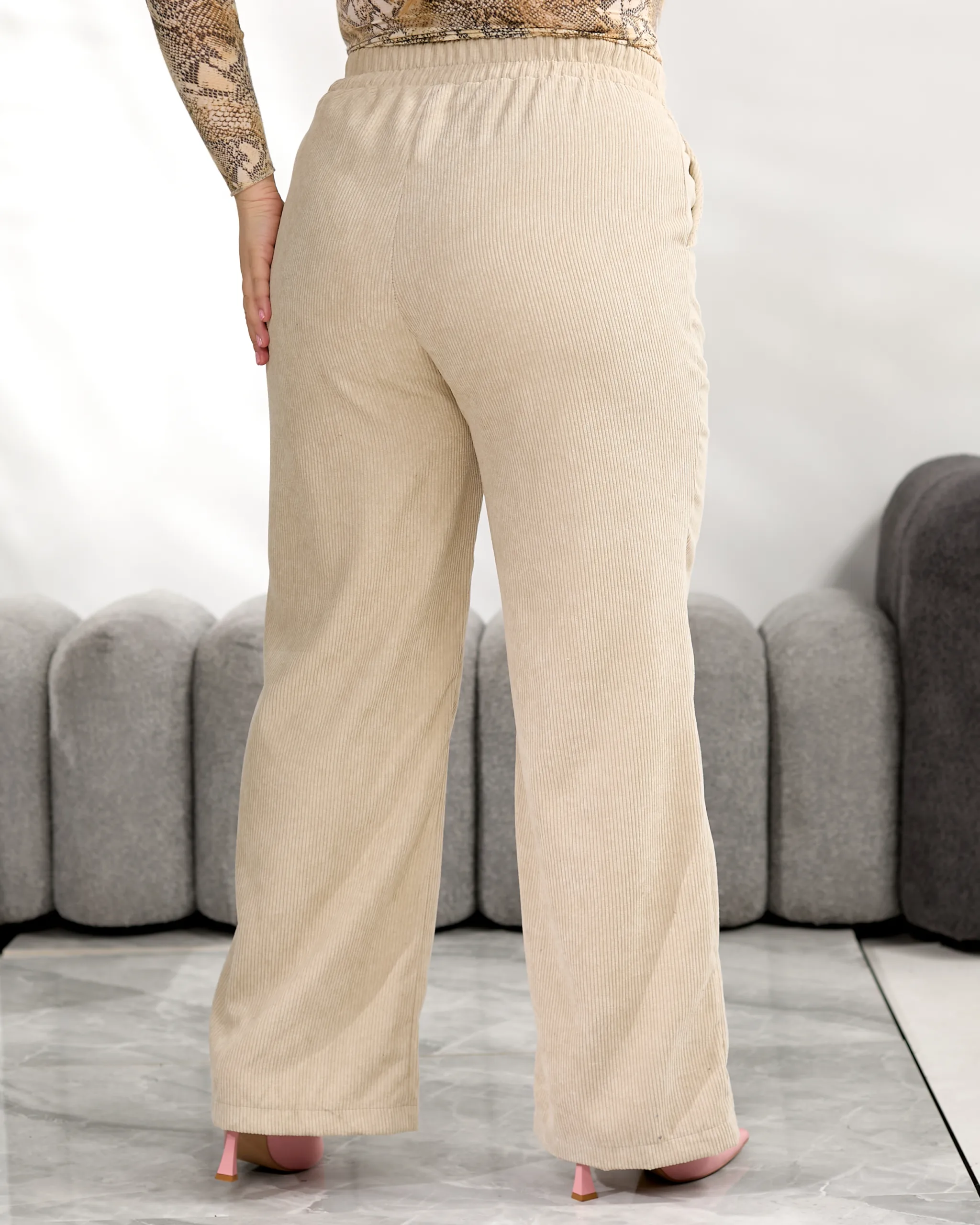 Вельветові широкі штани великих розмірів з високою посадкою - Зображення 4