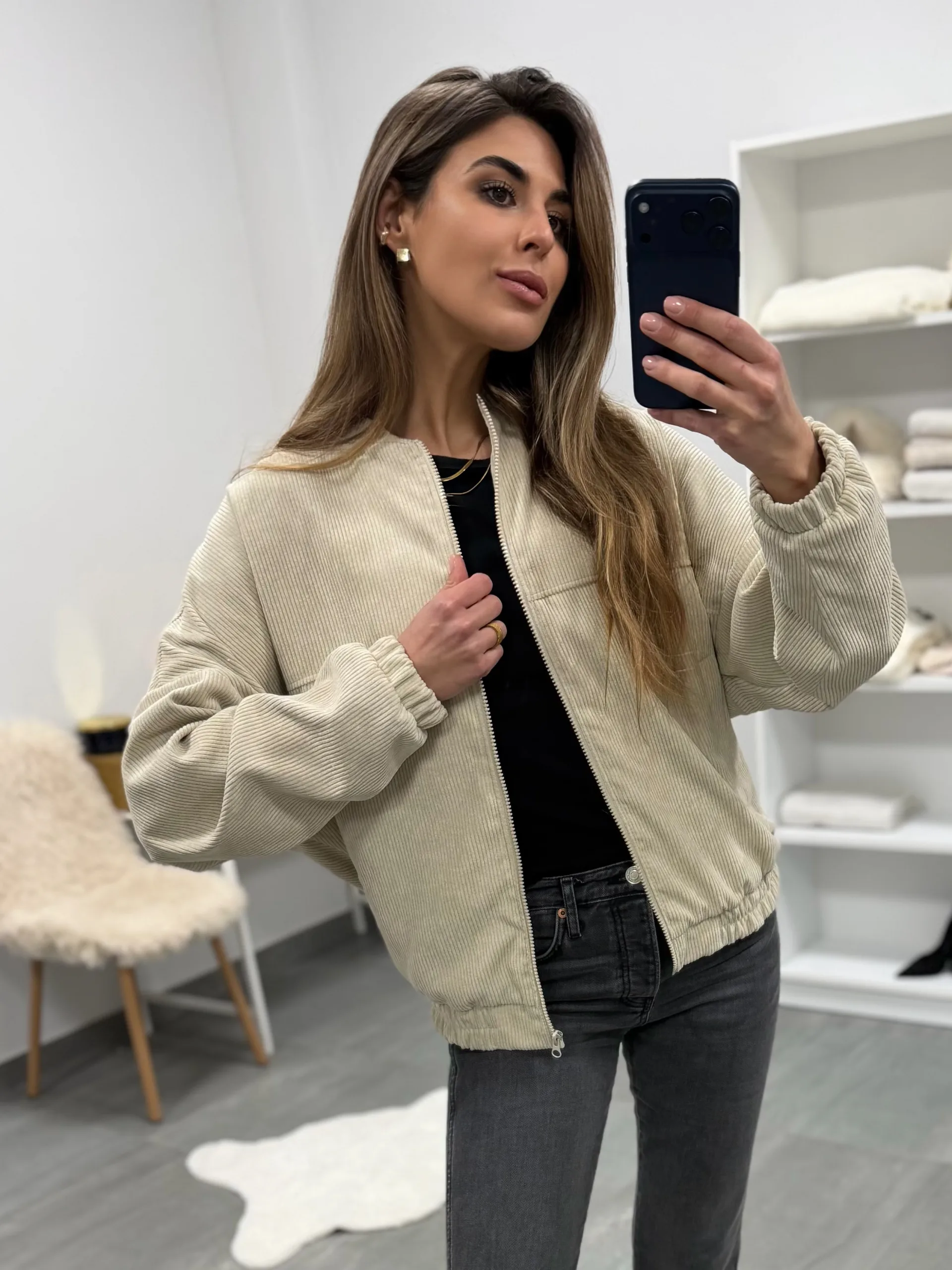 Вельветовий бомбер вільного крою - Зображення 7