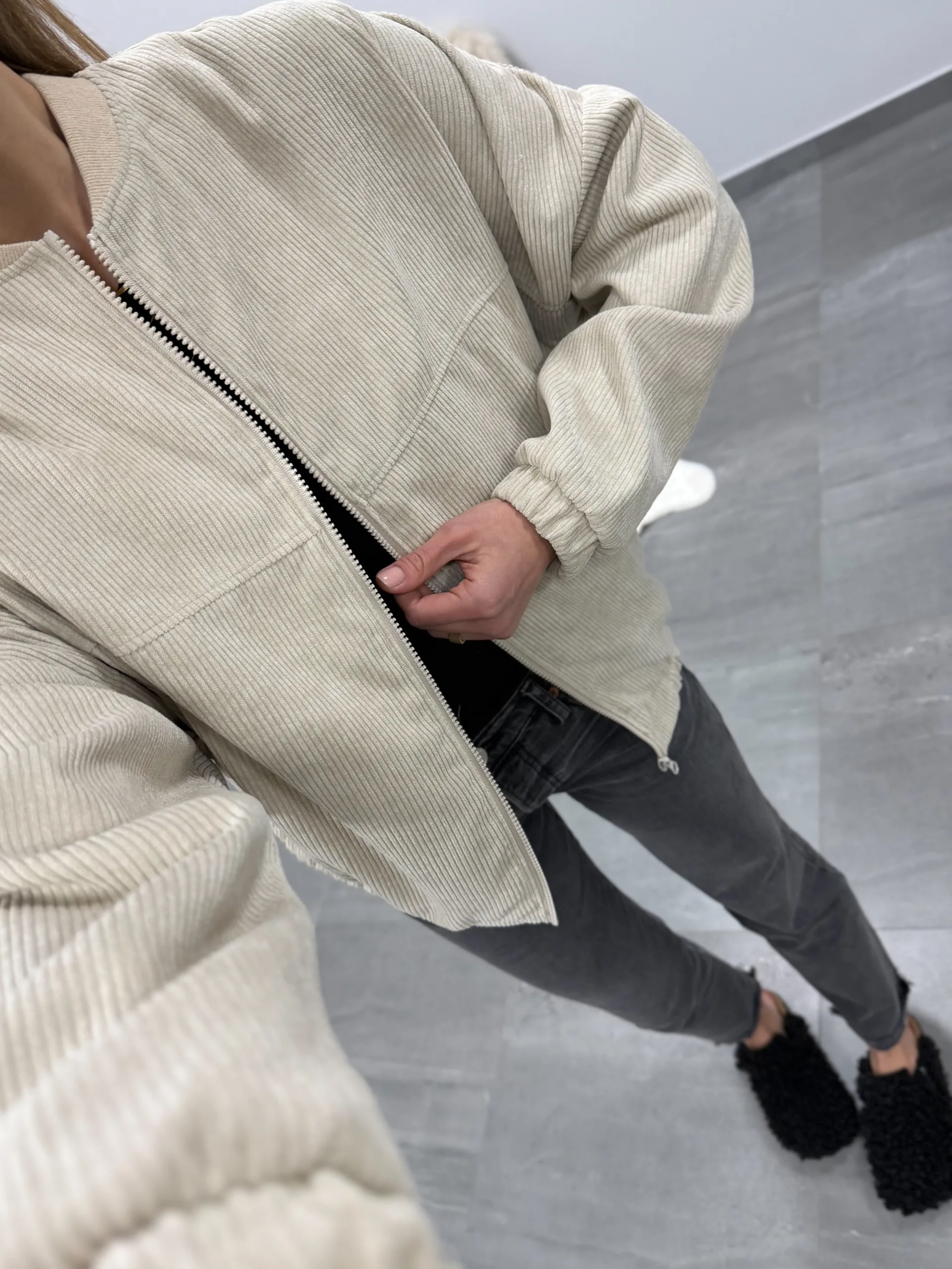 Вельветовий бомбер вільного крою - Зображення 3