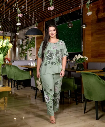 Жіночий літній костюм з італійської віскози