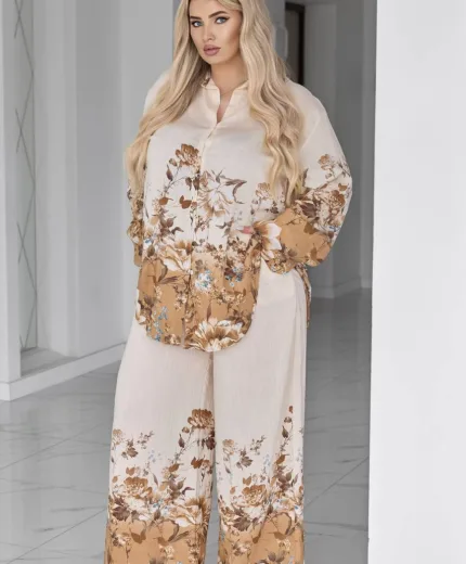 Елегантний жіночий костюм з віскози з квітковим принтом (батал 54–62)