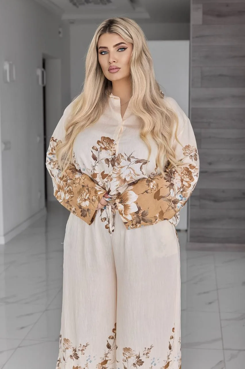 Елегантний жіночий костюм з віскози з квітковим принтом (батал 54–62) - Зображення 5