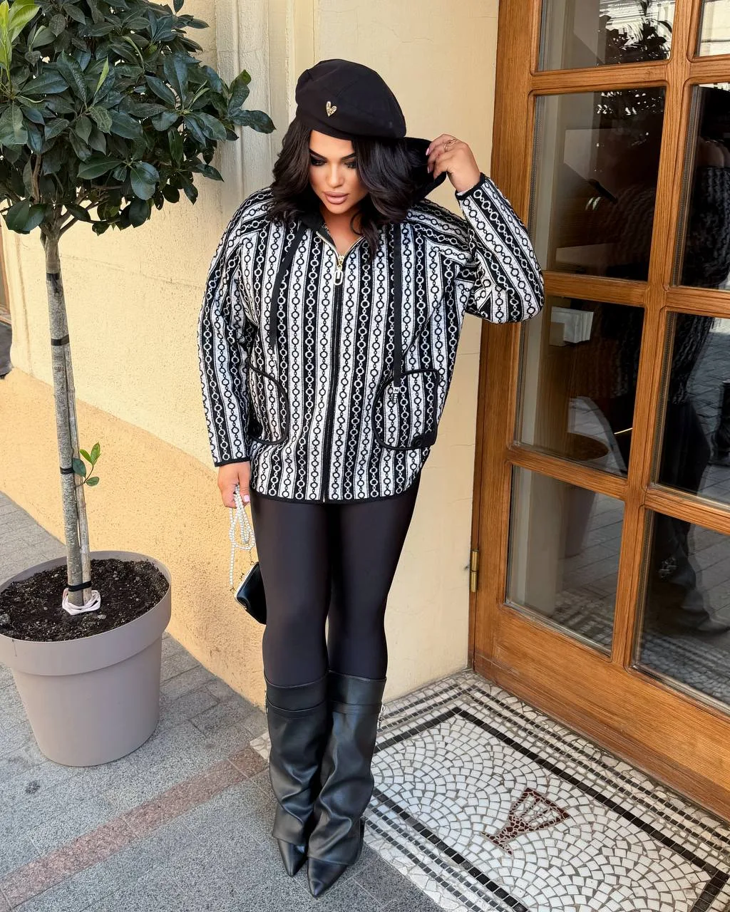 Жіноча фактурна куртка-ветровка з люрексом, батал 52–60 - Зображення 4